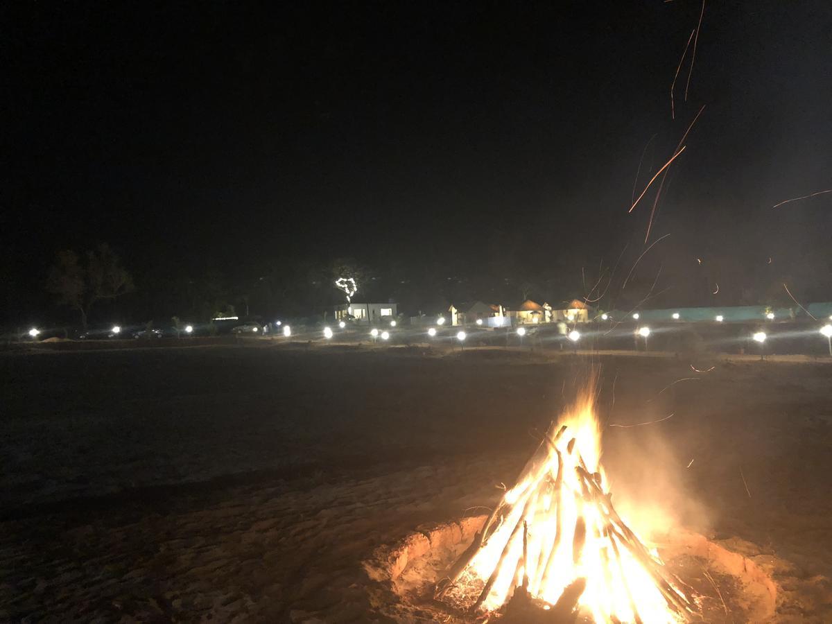 5 Mile Resort *
